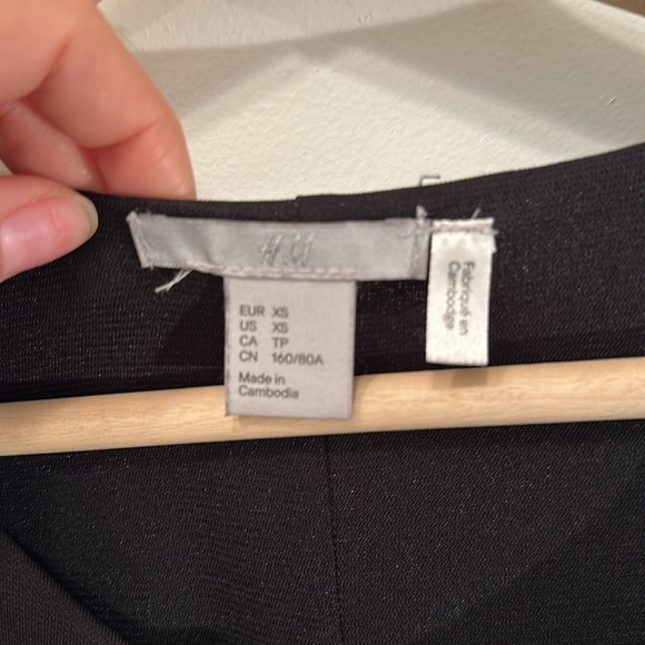 Woman's H&M black dress size XS - Picture 7 of 12